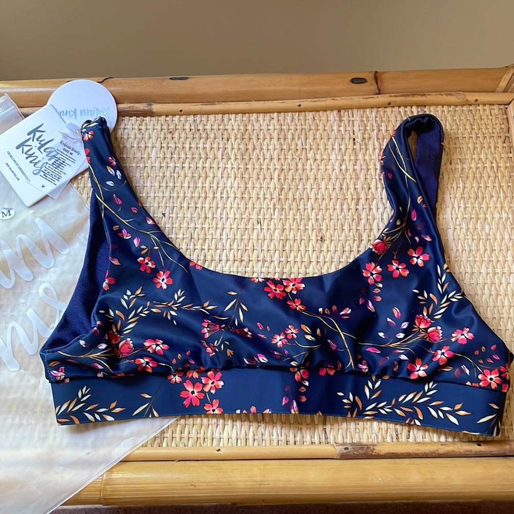 Kulani kinis Top Crop Fleur design medium size